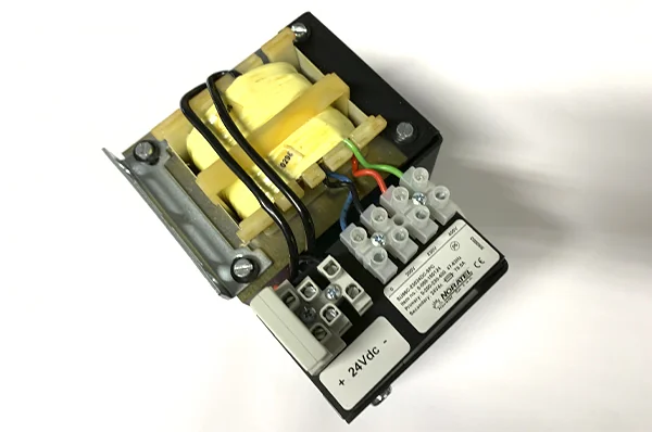 Strømforsyning 400+230+200V/24 DC