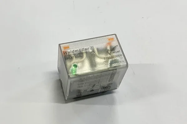 Relæ 4 POL, 24VDC, 10A, med LED DRL57